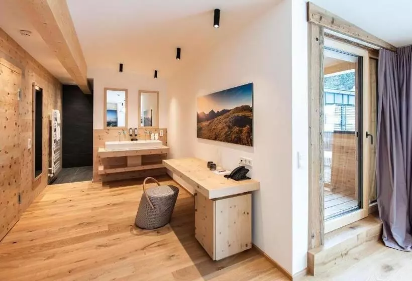 Hotelli Almgut   Mountain Wellness