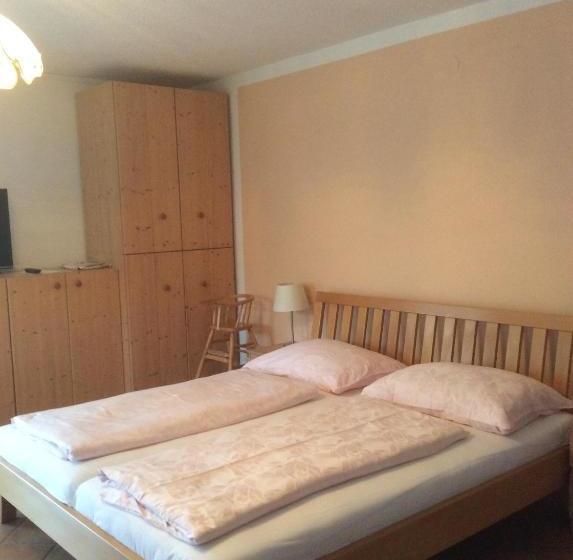 호텔 Appartementhaus Karantanien Am Ossiacher See