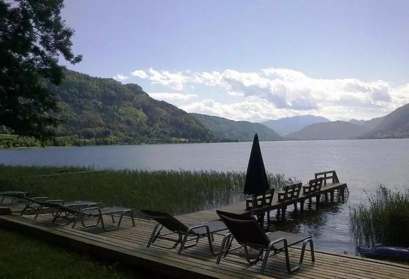 ホテル Appartementhaus Karantanien Am Ossiacher See