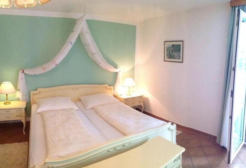 호텔 Appartementhaus Karantanien Am Ossiacher See