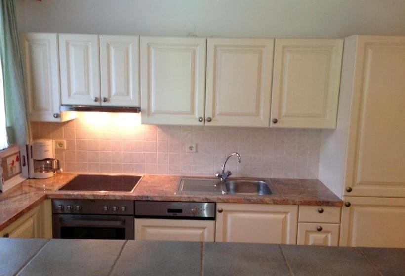 호텔 Appartementhaus Karantanien Am Ossiacher See