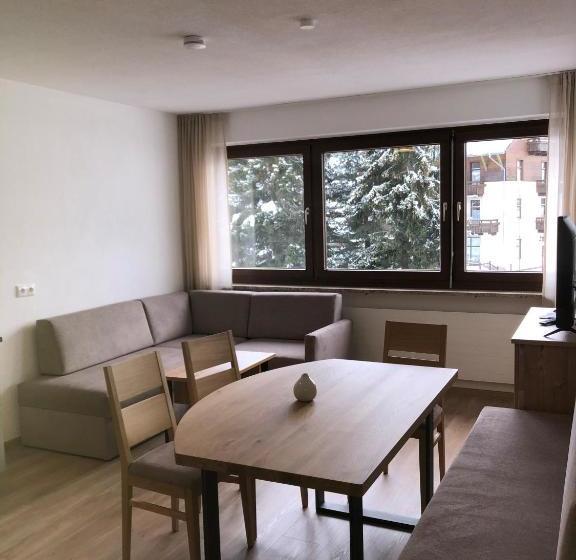 호텔 Appartements Heinzle