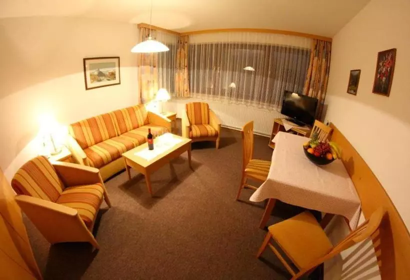 ホテル Appartements Heinzle