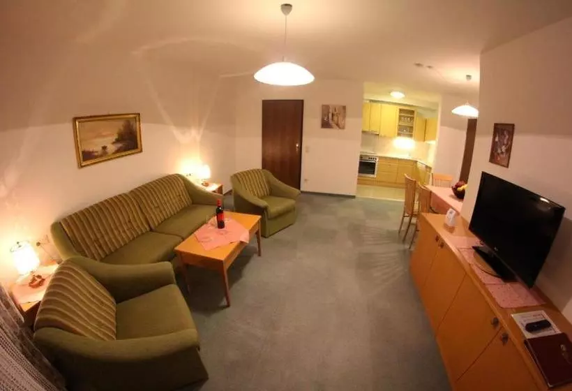 ホテル Appartements Heinzle