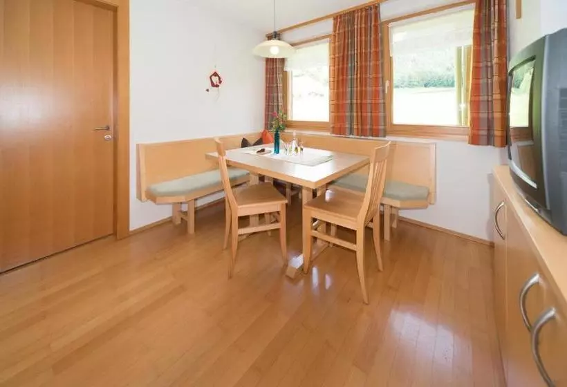 هتل Appartements Moosbrugger - Elisabeth Und Herlinde