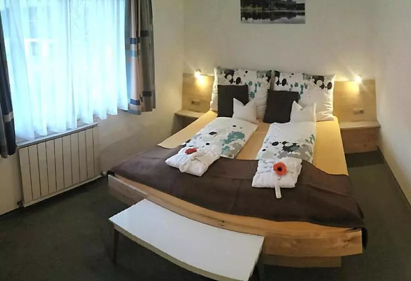 ホテル Appartements Reinstadler