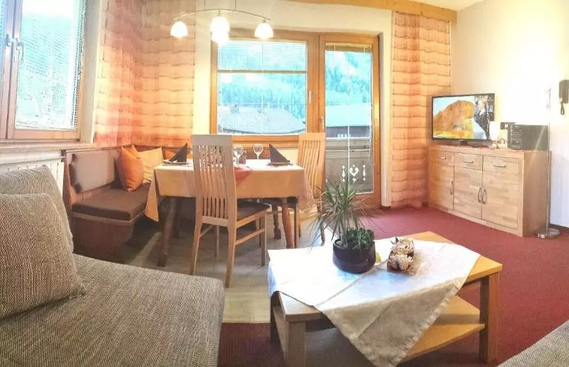 ホテル Appartements Reinstadler