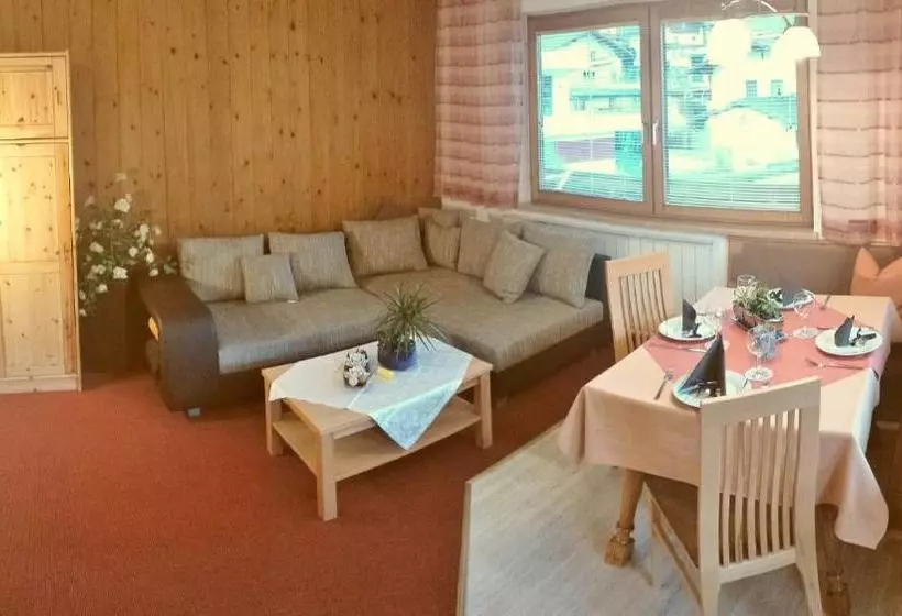 ホテル Appartements Reinstadler