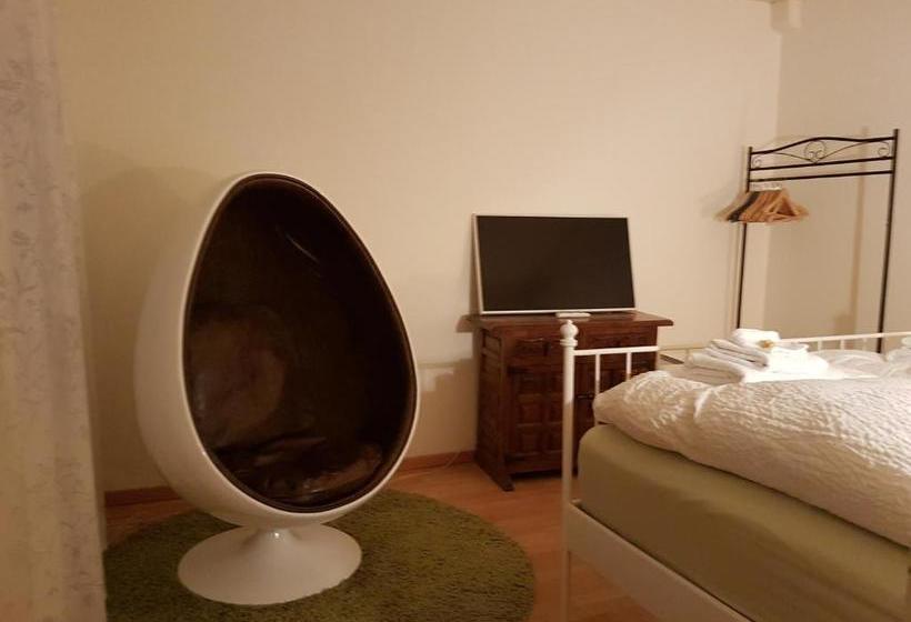 בית מלון כפרי Basel Charme Apartments