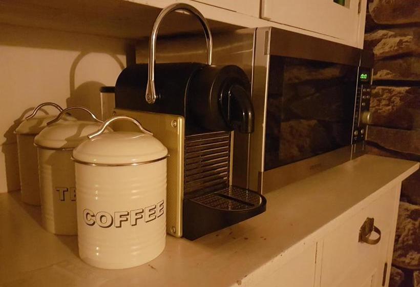 בית מלון כפרי Basel Charme Apartments