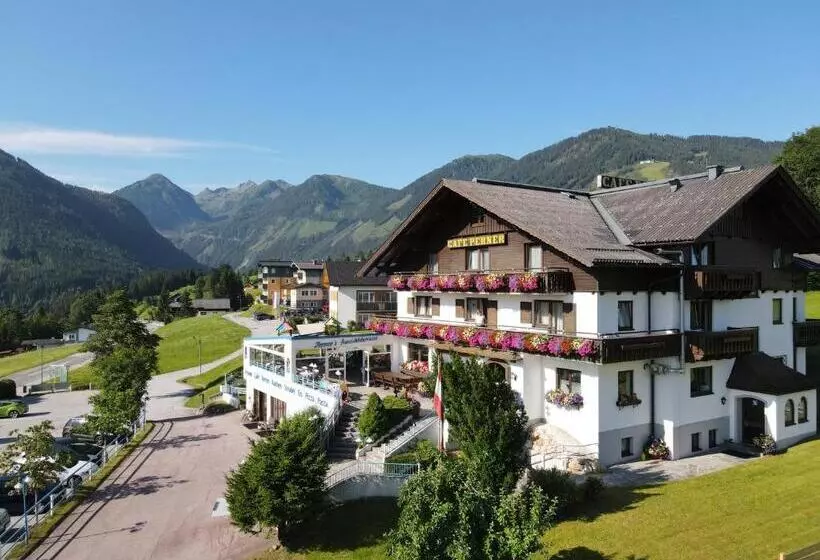 Hotelli Café Perner