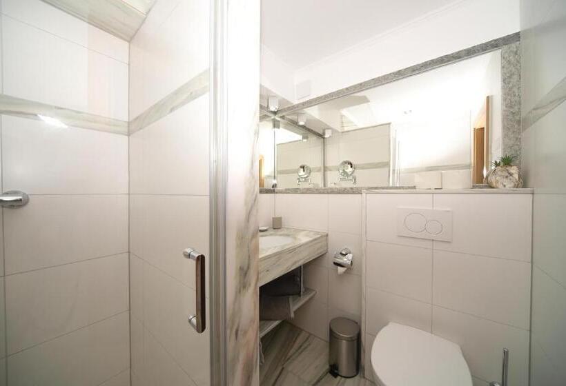 فندق Café Perner