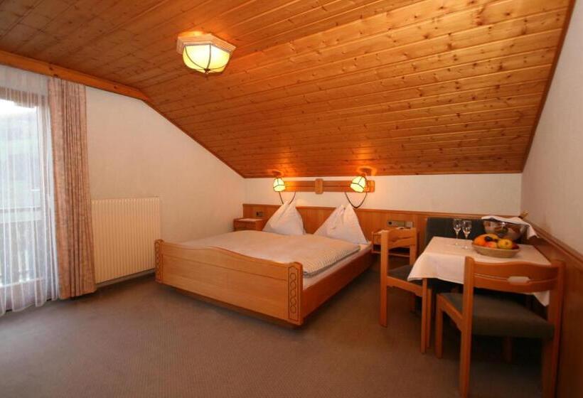 فندق Café Perner