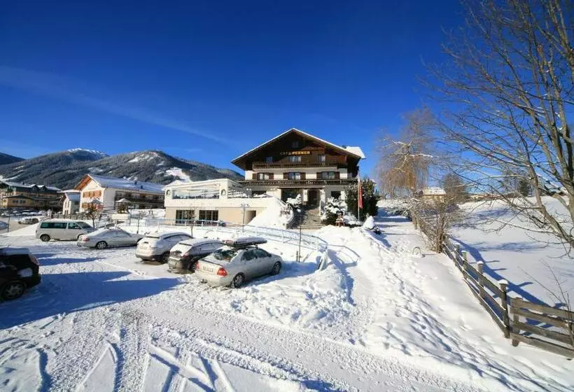 Hotelli Café Perner