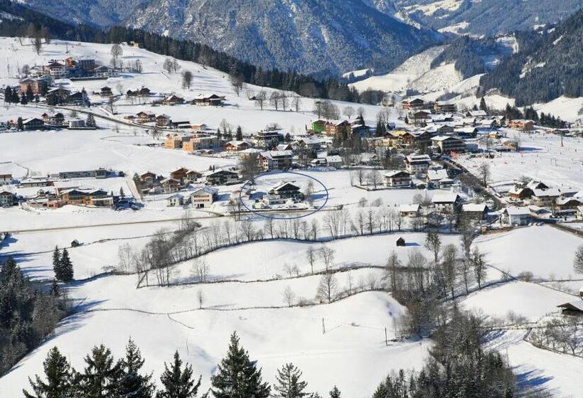 فندق Café Perner