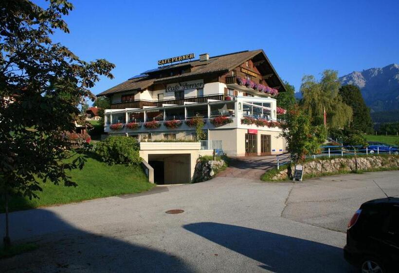 فندق Café Perner