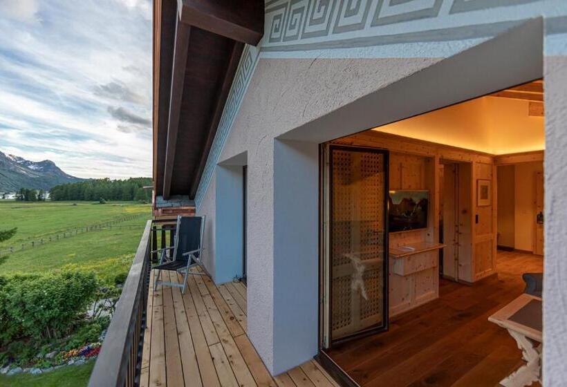 فندق Chesa Randolina