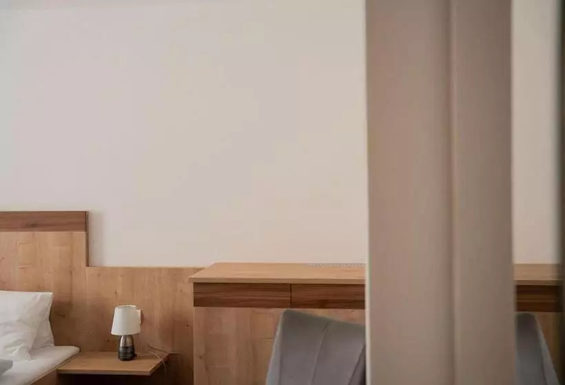 Hotelli Frühstückspension Auer Haus Kargl