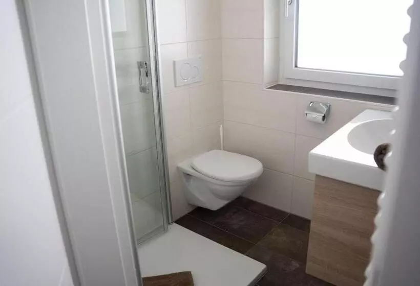 Hotelli Frühstückspension Auer Haus Kargl