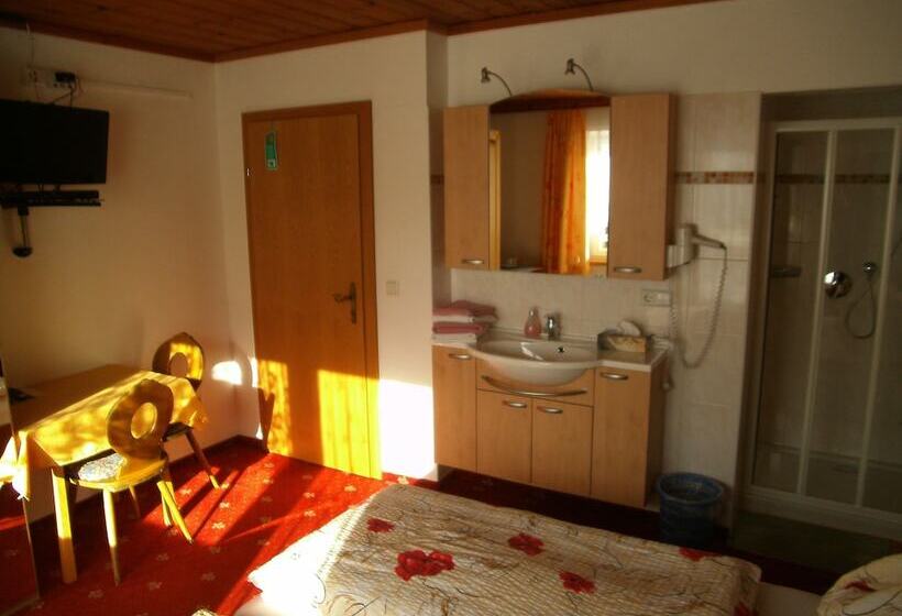 בית מלון כפרי Gästehaus Zum Tauern