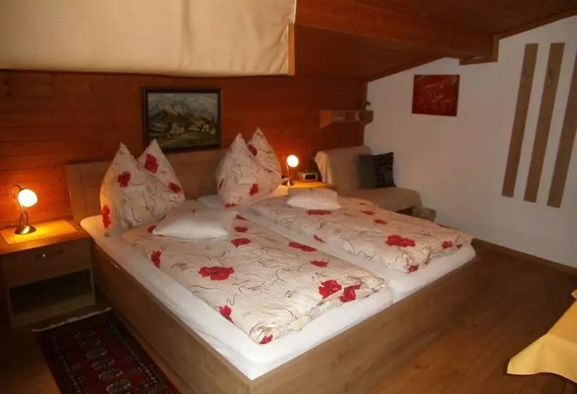 ホテル Gästehaus Zum Tauern