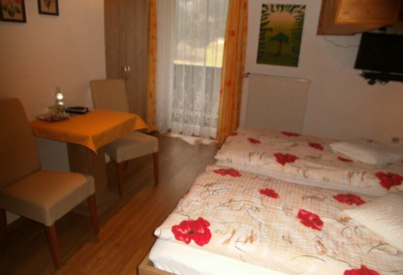 בית מלון כפרי Gästehaus Zum Tauern