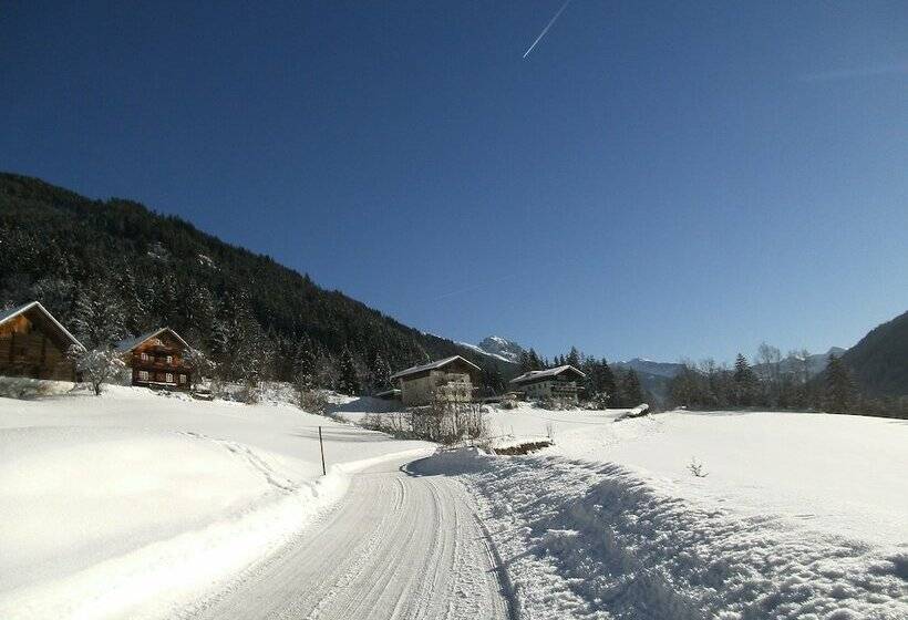 בית מלון כפרי Gästehaus Zum Tauern