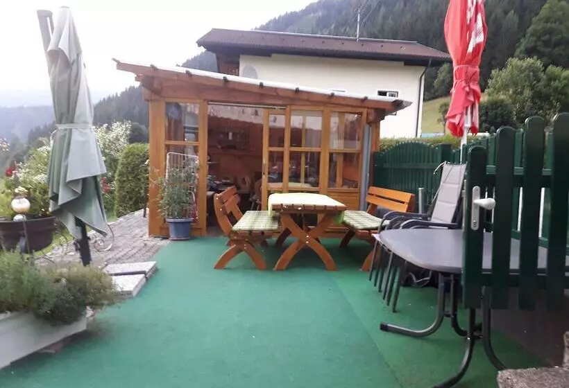 ホテル Gästehaus Zum Tauern
