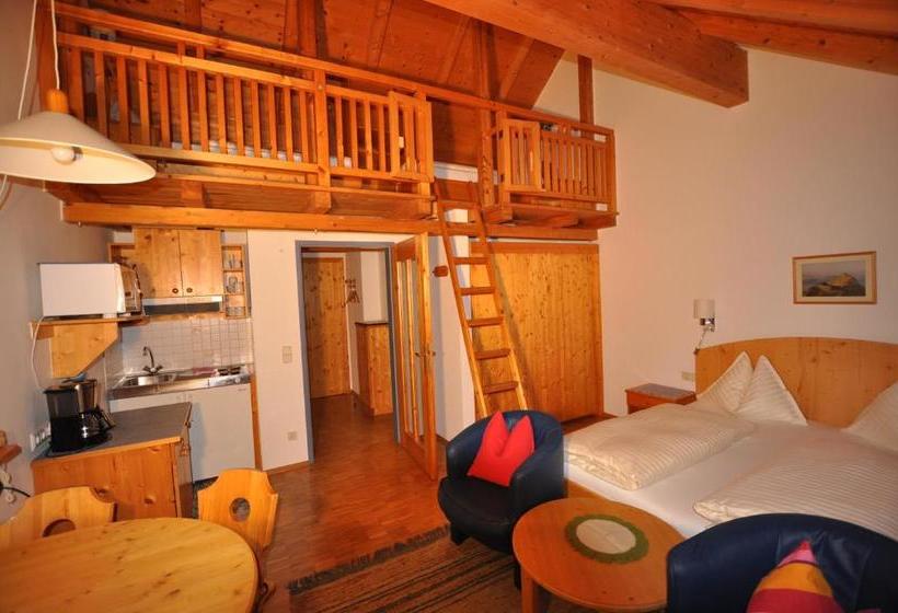 בית מלון כפרי Knaller Möd