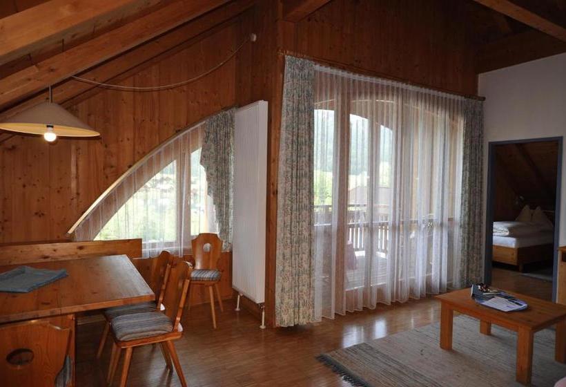 בית מלון כפרי Knaller Möd