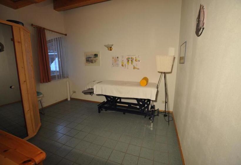 בית מלון כפרי Knaller Möd