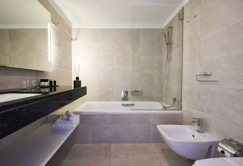 هتل La Meridiana, Lake & Spa