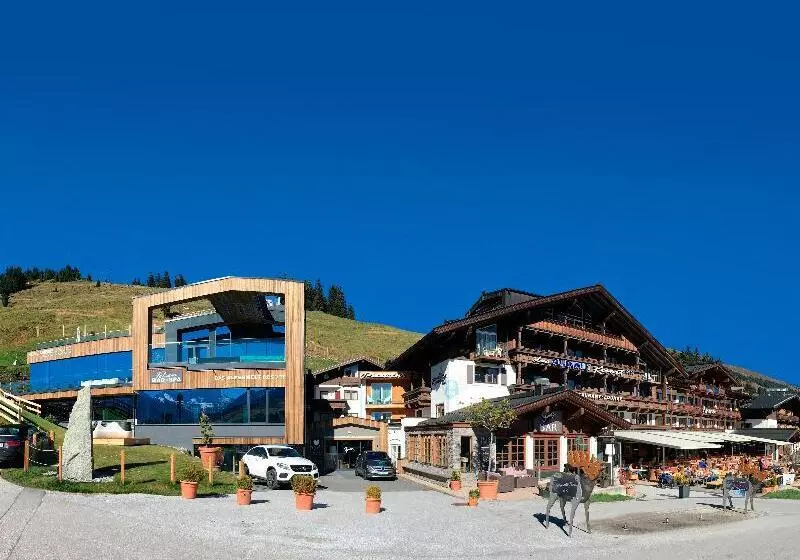 ホテル My Alpenwelt Resort