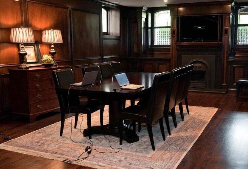 בית מלון כפרי The Wheeler Mansion