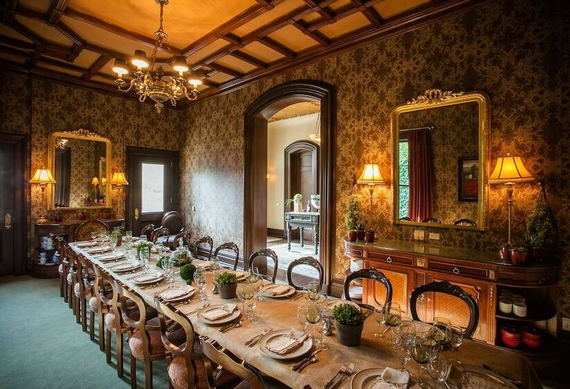 בית מלון כפרי The Wheeler Mansion