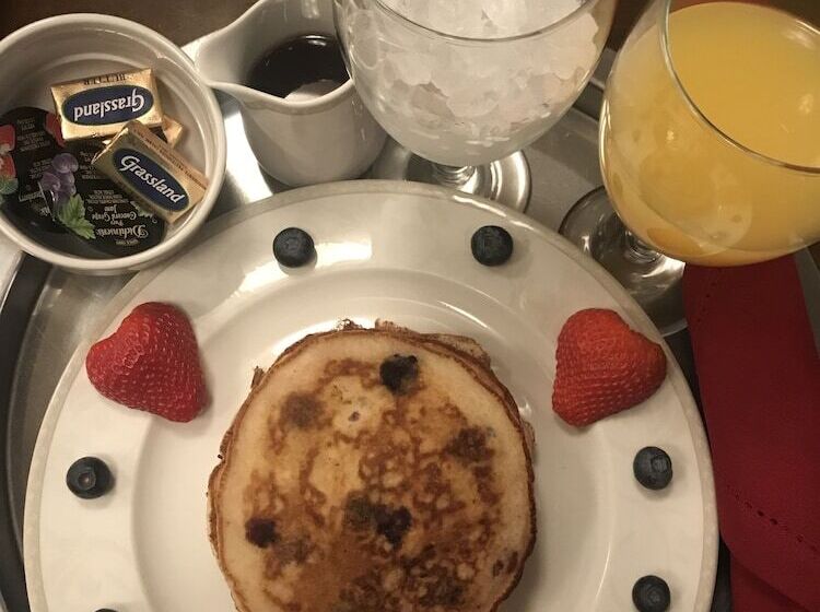 בית מלון כפרי The Wheeler Mansion