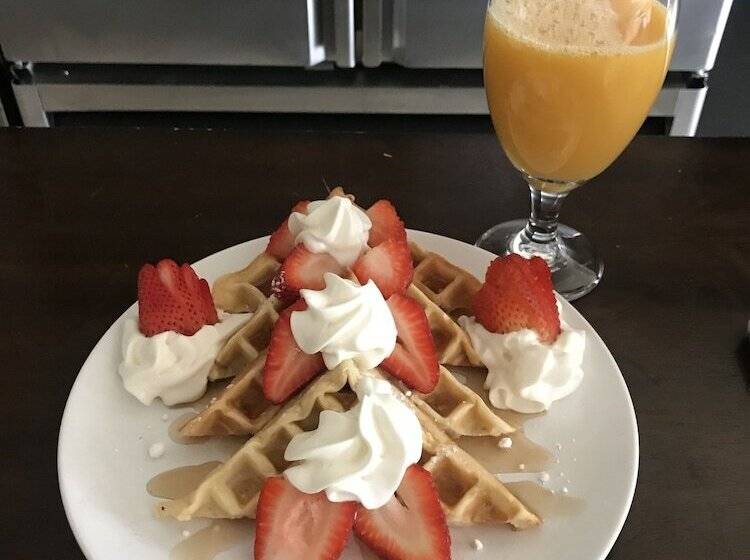 בית מלון כפרי The Wheeler Mansion