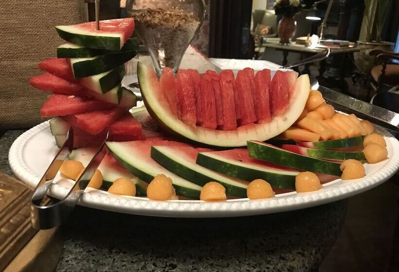 בית מלון כפרי The Wheeler Mansion