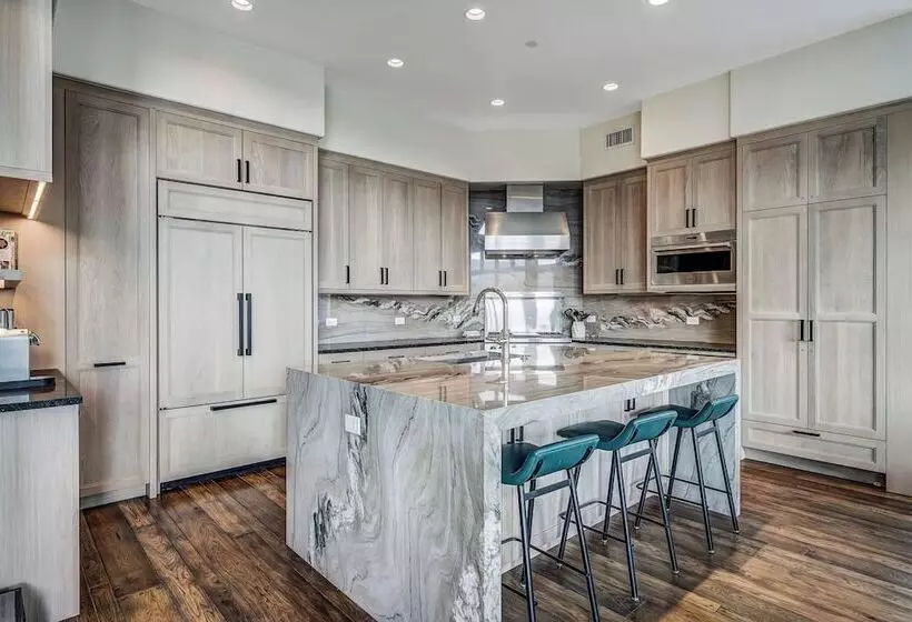 Bachelor Gulch Village