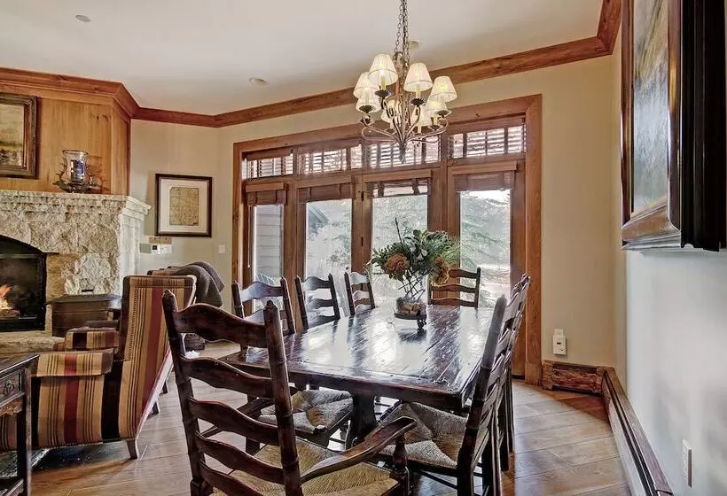 Bachelor Gulch Village