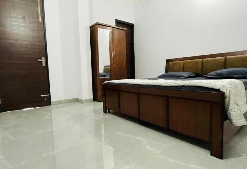 تختخواب و صبحانه Airport Bnb Homestay