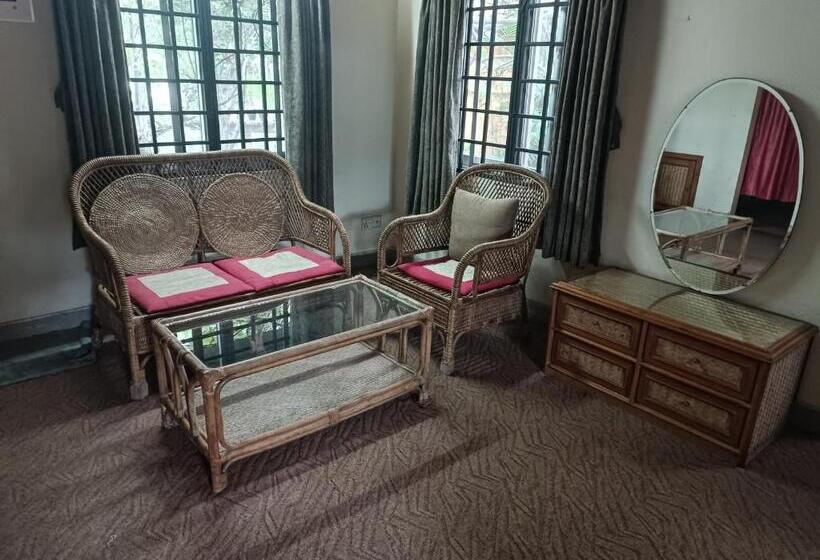 تختخواب و صبحانه Banbatika Cafe And Inn