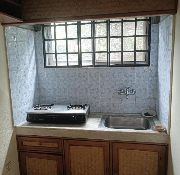 تختخواب و صبحانه Banbatika Cafe And Inn