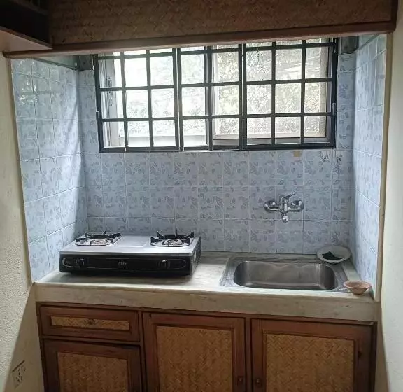 تختخواب و صبحانه Banbatika Cafe And Inn
