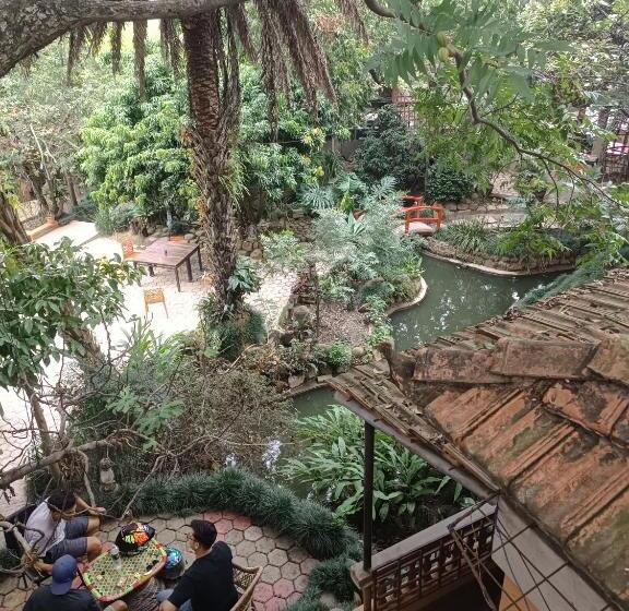 تختخواب و صبحانه Banbatika Cafe And Inn