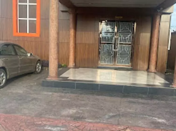 Gyeuti Citi Hotel And Suites