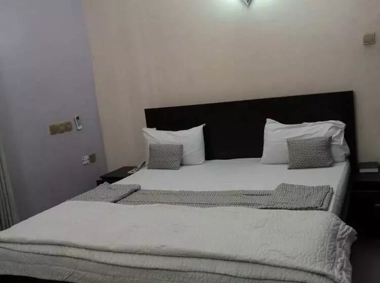 Gyeuti Citi Hotel And Suites