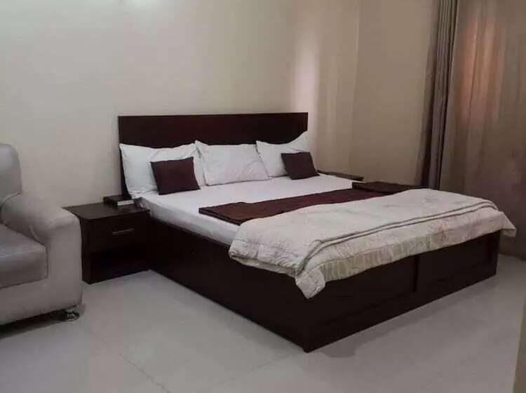 Gyeuti Citi Hotel And Suites