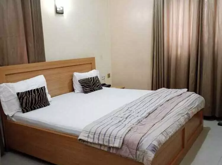 Gyeuti Citi Hotel And Suites