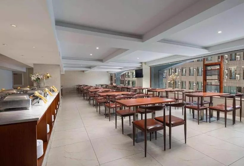 Hotelli Days Inn By Wyndham Dali Erhai Park